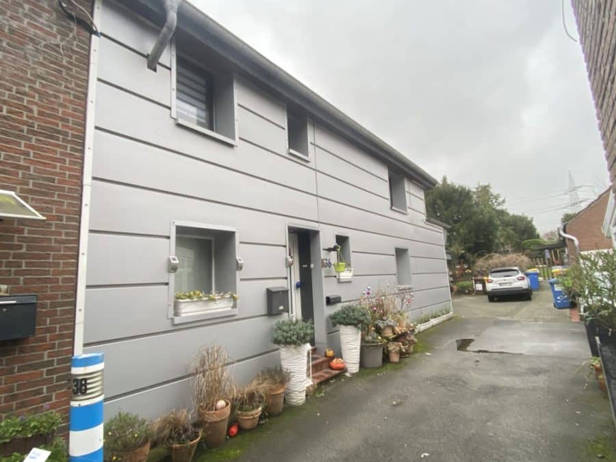 Wohnen und Vermieten kombinieren! Zweifamilienhaus in begehrter Lage - Meerbusch-Strümp - Haupthaus