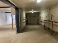 Nebenbereich mit Tür nach außen