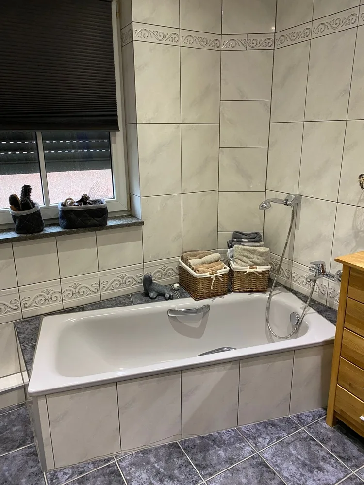 Badezimmer Ansicht 2