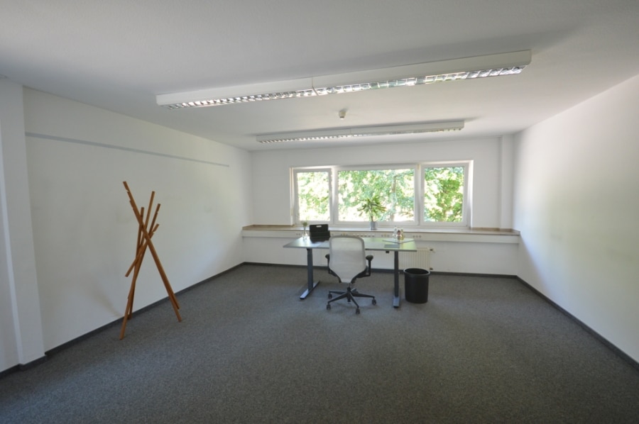 Titelbild - 31,5 m² großer Büroraum mit inkludierten Serviceleistungen im NEUWERKER Business Office zu vermieten