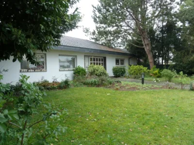 Repräsentative Villa auf 1.514 m² Grund mit optionalem Baugrundstück.Ländlich, zentrale Anbindung, 41363 Jüchen-Kelzenberg, Einfamilienhaus