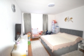 Schlafzimmer - Schöne 2-Zimmer-Wohnung mit geräumiger Wohnküche in Mönchengladbach – Zentrum