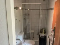 Gäste-WC mit Dusche