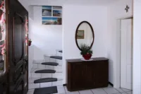Diele mit Aufgang zum Obergeschoss