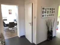 Diele mit Blick ins Wohnzimmer