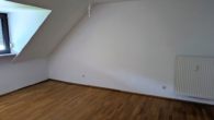 Schlafzimmer - Charmante 3,5-Zimmer-Dachgeschosswohnung mit Balkon & Gartennutzung in Odenkirchen