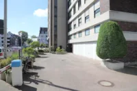 Eingang/Garagen