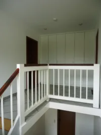 Hausflur mit Einbauschränken