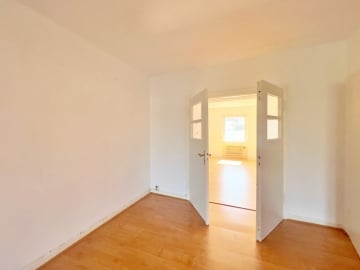 Wohnraum mit Zugang zum Schlaf-Gästezimmer oder Büro - Kreative Köpfe gesucht für Traumwohnung am Bunter Garten Einmalige Gelegenheit!“ 105 m² auf 4 Räumen