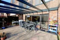 Terrasse mit neuer Überdachung