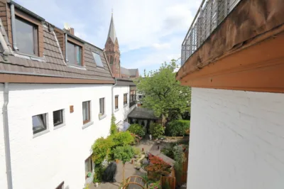 Hier geht noch was – mit wenig Aufwand ein schickes Nest zaubern -20 m² Dachterrasse- zentrale Lage, 47803 Krefeld / Inrath/Kliedbruch, Dachgeschosswohnung