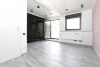 separates Zimmer