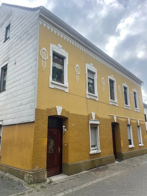 Hausfront - Foto 1        1