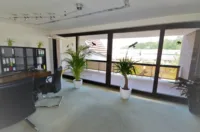 Büro/Wohnung mit Loggia