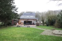 Blick auf die Hausrückfront