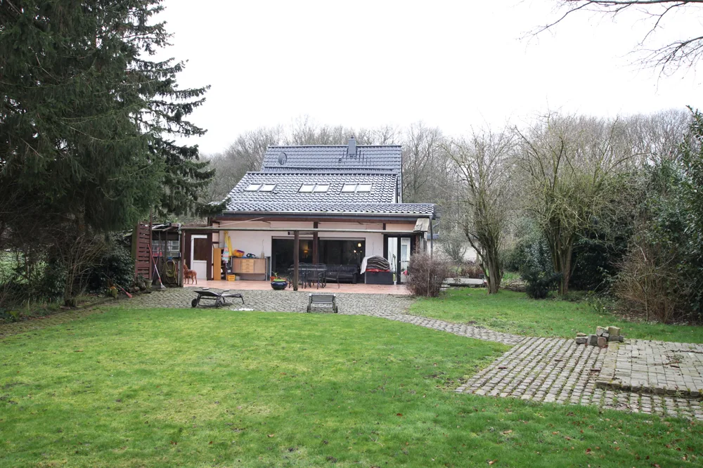 Blick auf die Hausrückfront