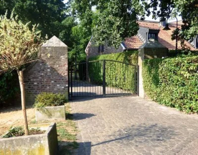 Luxusdomizil in einzigartiger Lage – ideal für Singles, 47802 Krefeld / Elfrath, Maisonettewohnung