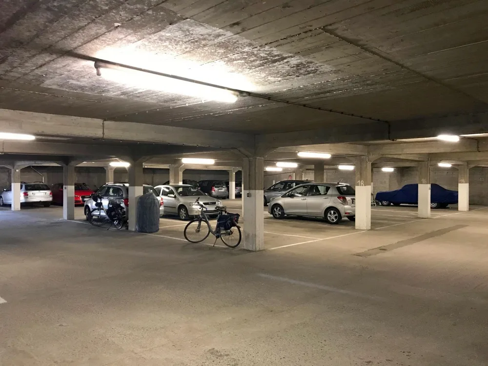 geräumige Tiefgarage