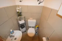 Gäste-WC / separates WC