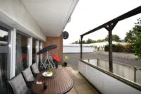 Terrasse mit Blick auf den Hofbereich