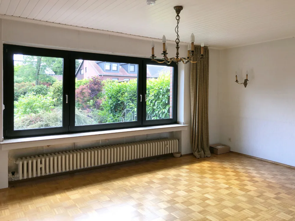 Wohnzimmer mit Parkett