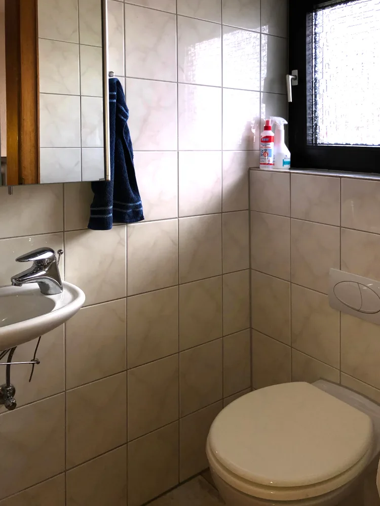 Gäste-WC mit Fenster