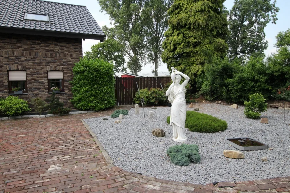 vor dem Haus