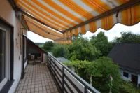 Balkon mit Markise