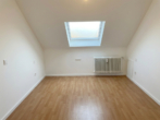 Wohnzimmer - Für Selbstrenovierer. Materialkostenzuschuss vom Vermieter. Gestalten Sie nach Ihren Wünschen.