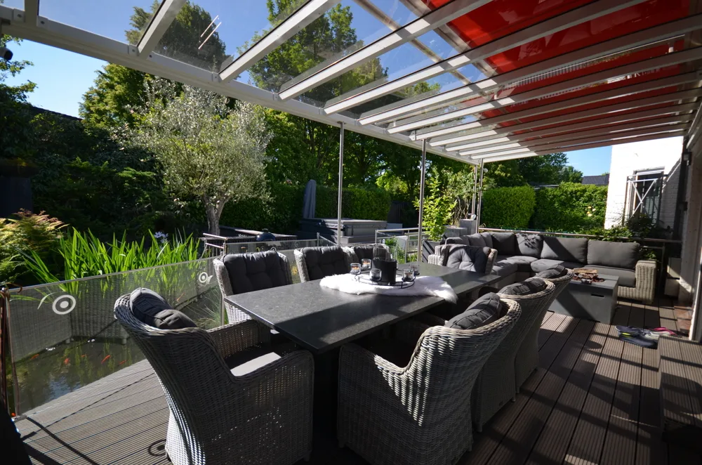 Terrasse mit elektr. Markise