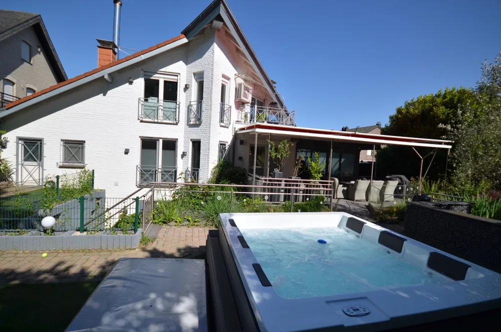 Garten mit Whirlpool