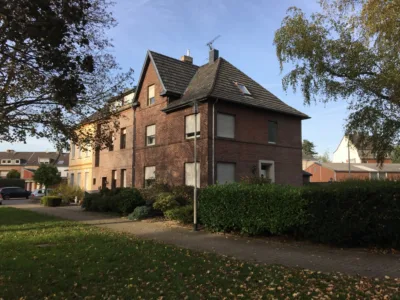 Solides Backsteinhaus – als 1-3 Familienhaus nutzbar mit Garten, 41179 Mönchengladbach / Rheindahlen, Einfamilienhaus