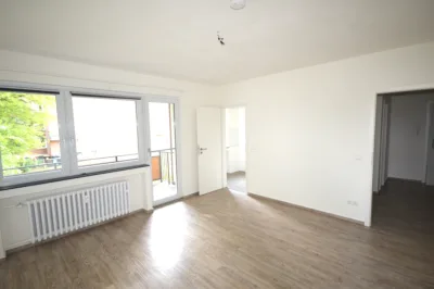Modernisiertes Apartment mit Westbalkon! Achtung Förderdarlehen möglich! Monatliche Rate nur 190€, 41239 Mönchengladbach, Etagenwohnung