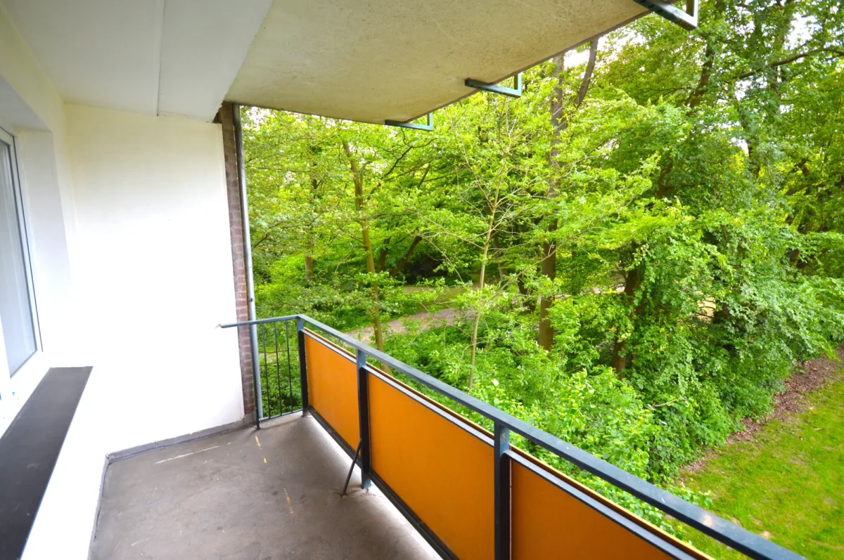 Balkon mit Grünblick