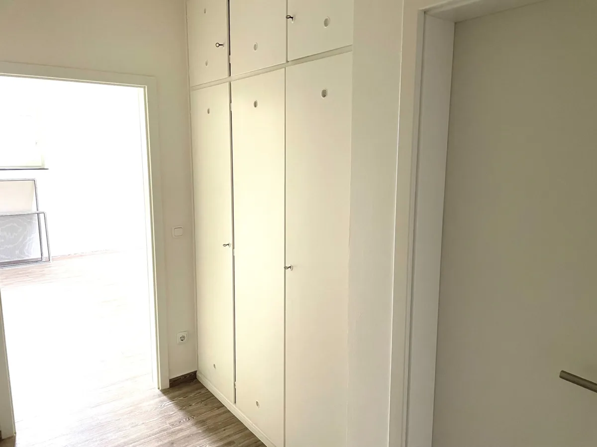 Kleiderschrank / Einbauschrank
