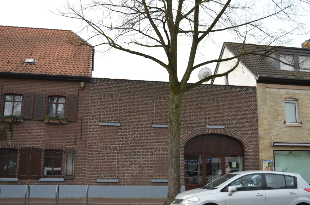 Straßenansicht 2