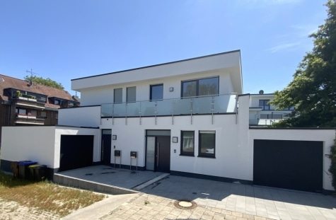 Modernes Wohnen in bester Lage von MG – Windberg: Freistehendes neuwertiges Zweifamilienhaus, 41063 Mönchengladbach / Mönchengladbach-Windberg, Zweifamilienhaus