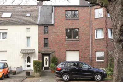 Hier gestalten Sie selbst – Zweifamilienhaus in zentraler Lage!, 41063 Mönchengladbach / Eicken, Zweifamilienhaus