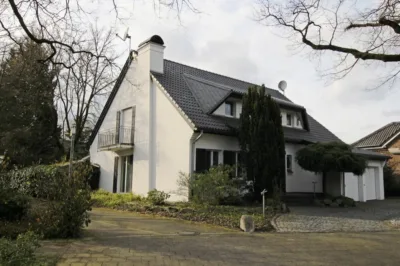 ***RESERVIERT*** Luxuriöse Villa im Landhausstil – großzügig mit hochwertiger Ausstattung, 41239 Mönchengladbach / Hockstein, Villa