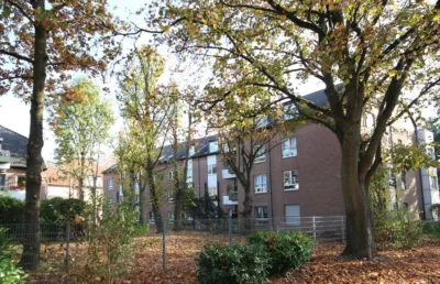 Gut geschnittene 3 Zimmerwohnung mit Balkon in gepflegtem MFH nahe Schloss Rheydt, 41238 Mönchengladbach / Bonnenbroich, Etagenwohnung