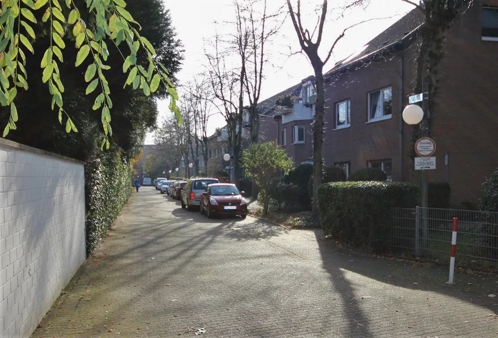Zufahrt Garagen "Privatweg"