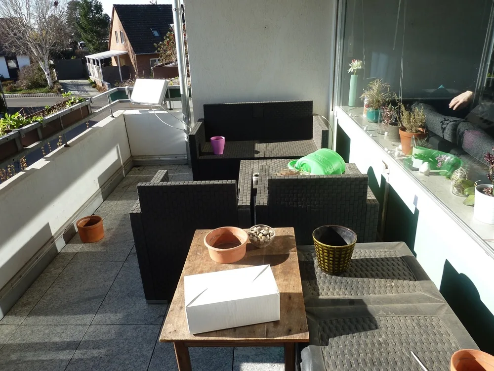Balkon straßenseitig