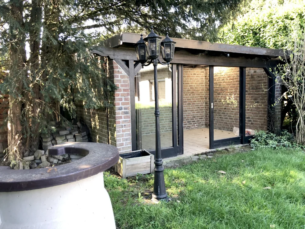 Grillhütte im Garten