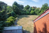 Blick in den Garten - ++Wo Familien ankommen und Ideen wachsen ++Großzügiges Einfamilienhaus mit Mehrwert in Rath-Anhoven