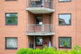 Blick auf die Wohnung im 1. OG - Kapitalanlage oder Zuhause: Attraktive 2-Zimmer-Wohnung mit Loggia in top gepflegter Wohnresidenz