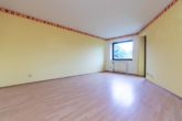 Wohnbereich Foto 1 - Kapitalanlage oder Zuhause: Attraktive 2-Zimmer-Wohnung mit Loggia in top gepflegter Wohnresidenz