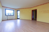 Wohnbereich Foto 2 - Kapitalanlage oder Zuhause: Attraktive 2-Zimmer-Wohnung mit Loggia in top gepflegter Wohnresidenz