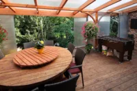 Hinaus ins Grüne: Terrasse