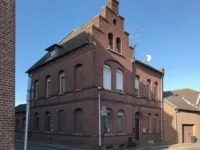 Die ansprechende Immobilie ...