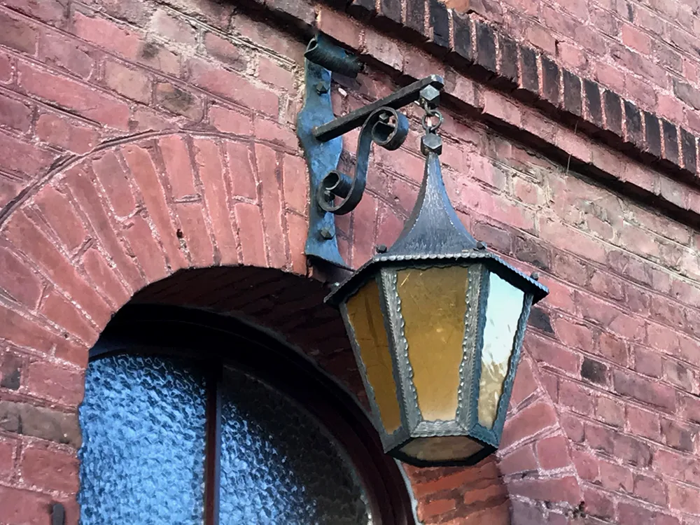Detail Lampe über Hauseingang